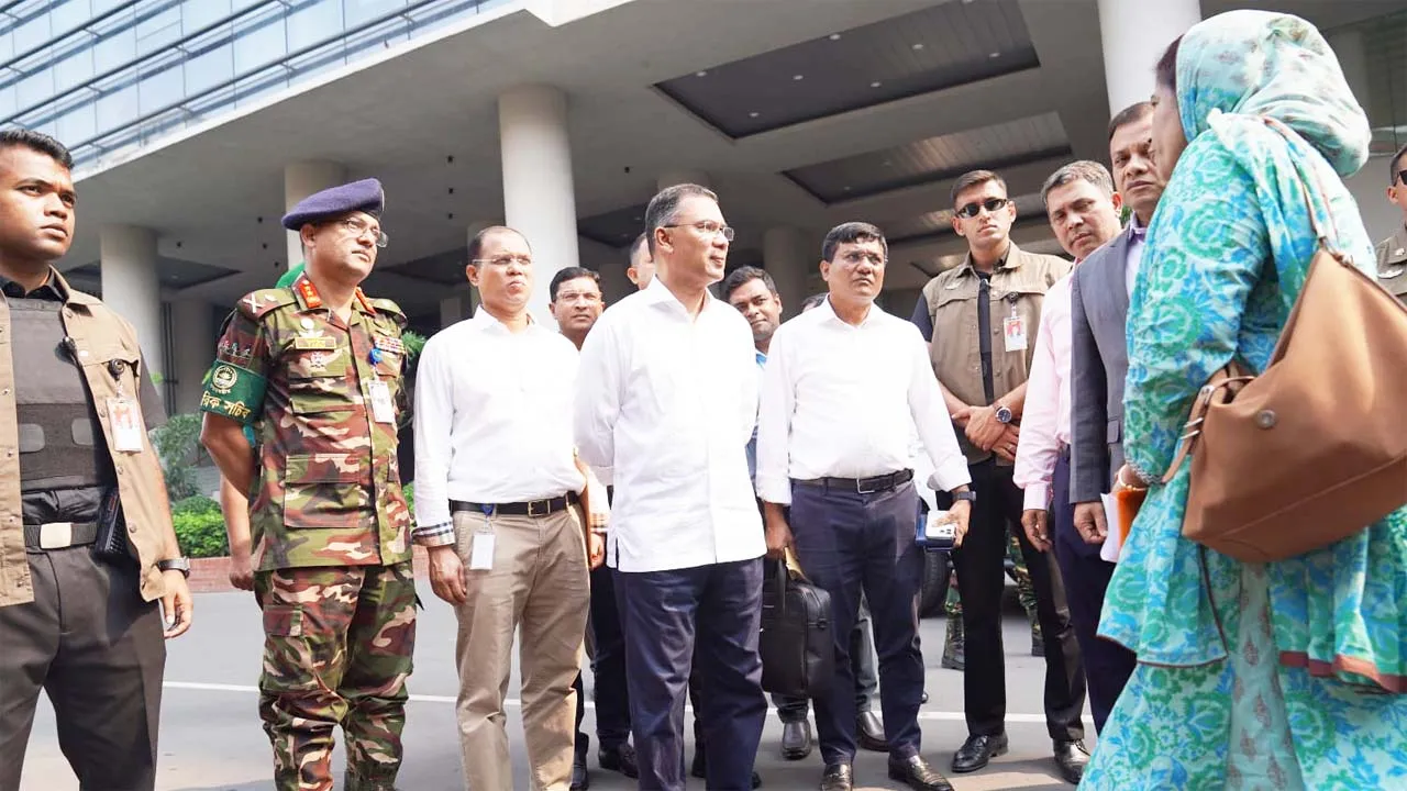 পদোন্নতিবঞ্চিত চিকিৎসকদের কথা শুনলেন প্রধানমন্ত্রী