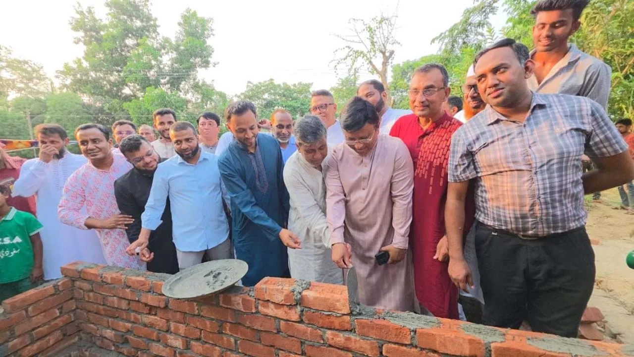 শাহবাগের সেই অসহায় গোলাপিকে নতুন বাড়ি দিচ্ছেন প্রধানমন্ত্রী