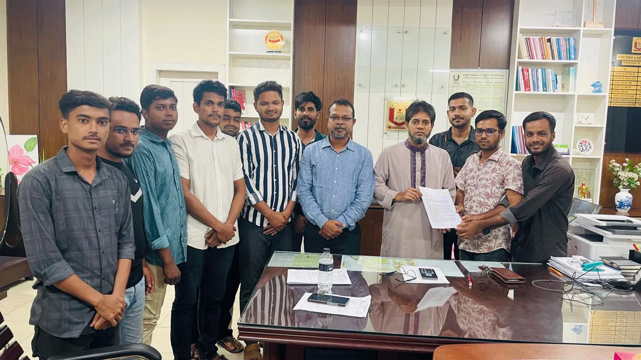 ভিটিএস সেবা, অনলাইনে ফি পরিশোধসহ ৬ দাবিতে পাবিপ্রবি ছাত্রদলের স্মারকলিপি