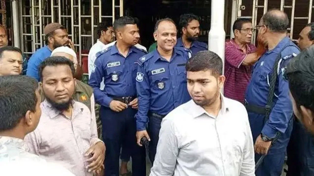 ঈশ্বরদীতে জ্বালানি তেল মজুদ রাখার দায়ে ব্যবসায়ীকে জরিমানা