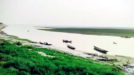 এক সময়ের প্রমত্তা পদ্মা শুকিয়ে এখন শীর্ণ দশা