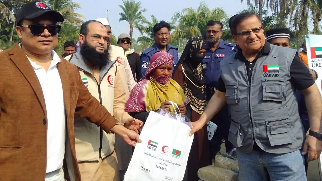 পাইকগাছায় আরব আমিরাত সরকারের ত্রাণ ও কম্বল বিতরণ
