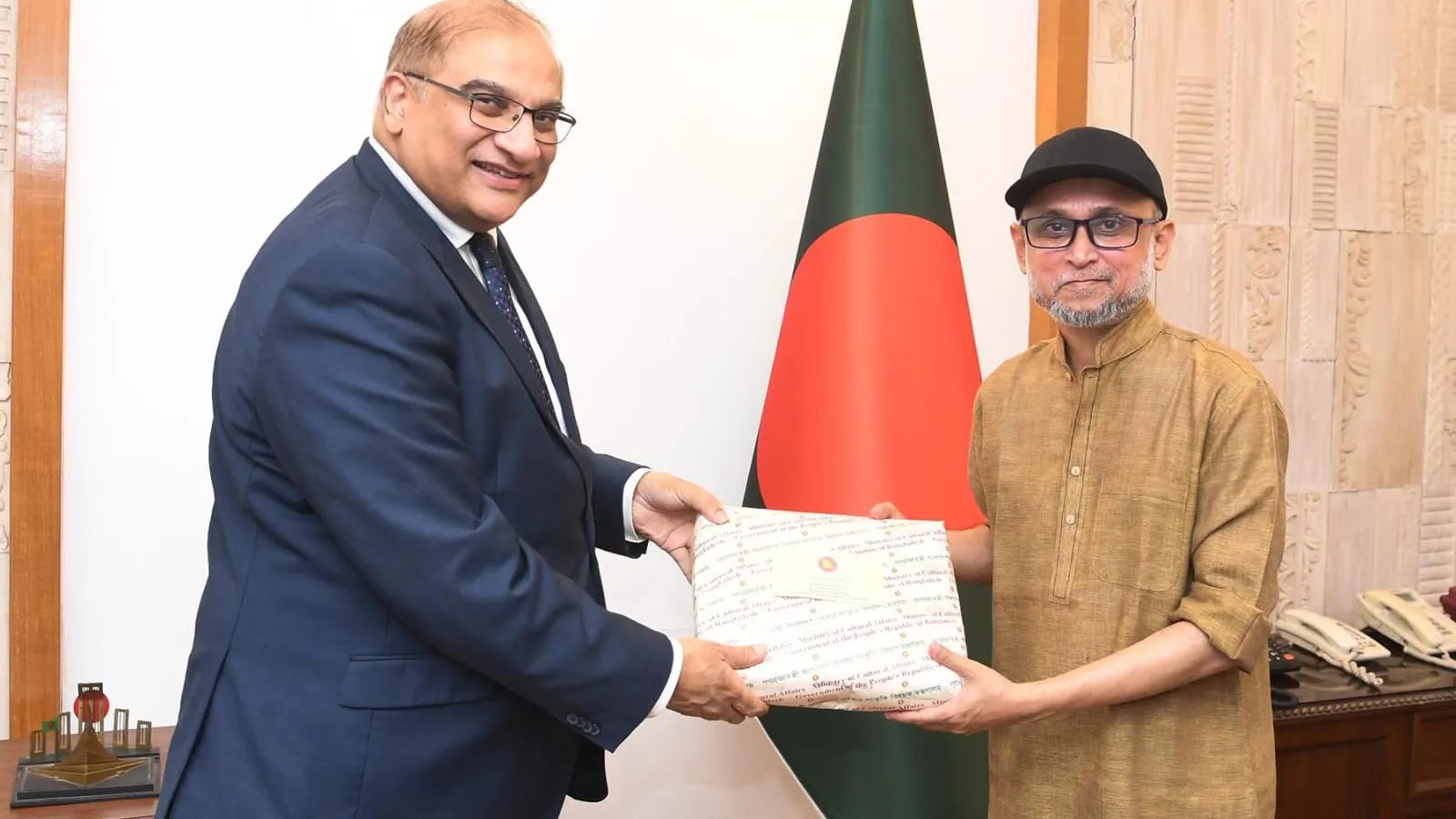 সংস্কৃতি উপদেষ্টার সাথে পাকিস্তান হাইকমিশনারের সৌজন্য সাক্ষাৎ