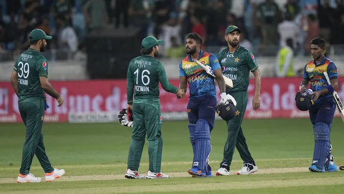 ১১ বছর পর শ্রীলঙ্কার মাটিতে খেলতে নামছে পাকিস্তান