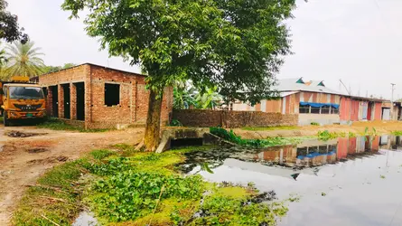 পাকুন্দিয়ায় কালভার্ট বন্ধ করে বাড়ি নির্মাণ, ৪০০ বিঘা কৃষি জমি জলাবদ্ধ