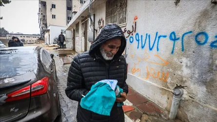 গাজায় তীব্র শীতে এক মাস বয়সী নবজাতকের মৃত্যু