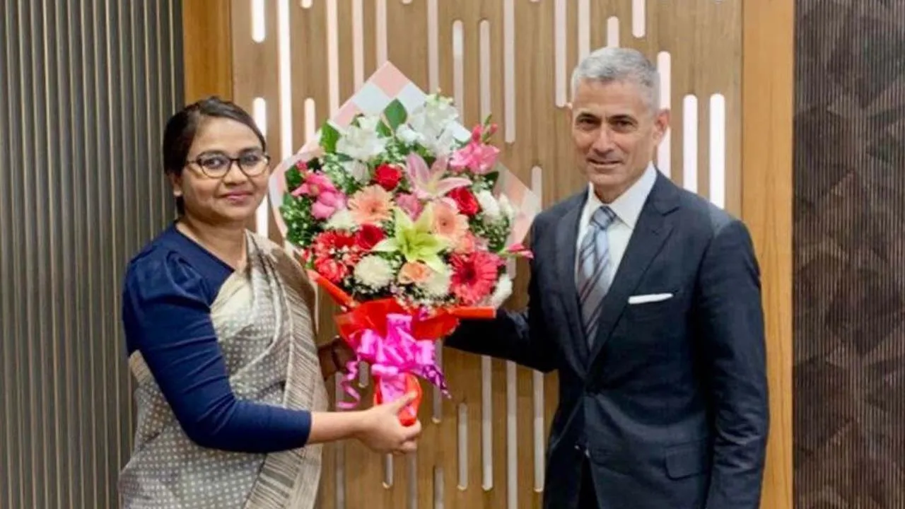 ঢাকায় পৌঁছেছেন মার্কিন সহকারী পররাষ্ট্রমন্ত্রী পল কাপুর