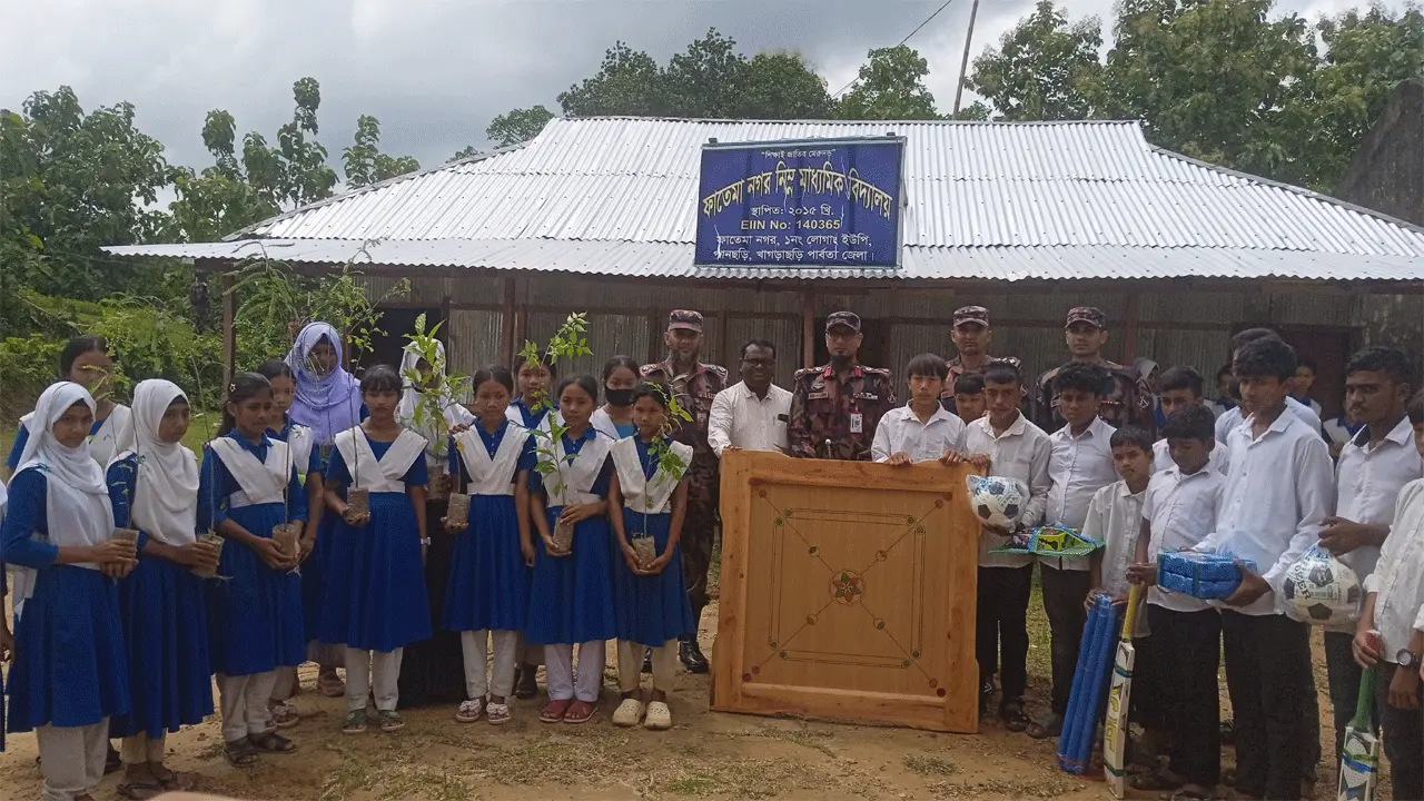 পানছড়িতে ৪ শিক্ষা প্রতিষ্ঠানে বিজিবির সহায়তা