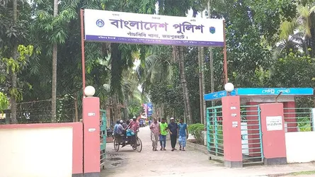 পাঁচবিবিতে ঝড়ে ভেঙে পড়া গাছের চাপায় যুবকের মৃত্যু