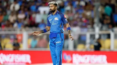 আইপিএলে আচরণবিধি ভঙ্গ, শাস্তির কবলে পান্ডিয়া