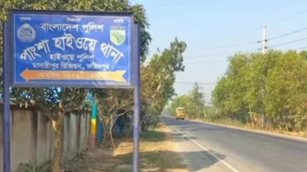 রাজবাড়ীতে বাসচাপায় গরুর বেপারীর মৃত্যু, আহত ২