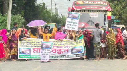 মামলা না নেয়ার অভিযোগে ওসির অপসারণ দাবি, সড়ক অবরোধ