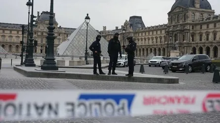 ল্যুভর মিউজিয়ামে ডাকাতি : আরো ৫ সন্দেহভাজন গ্রেফতার