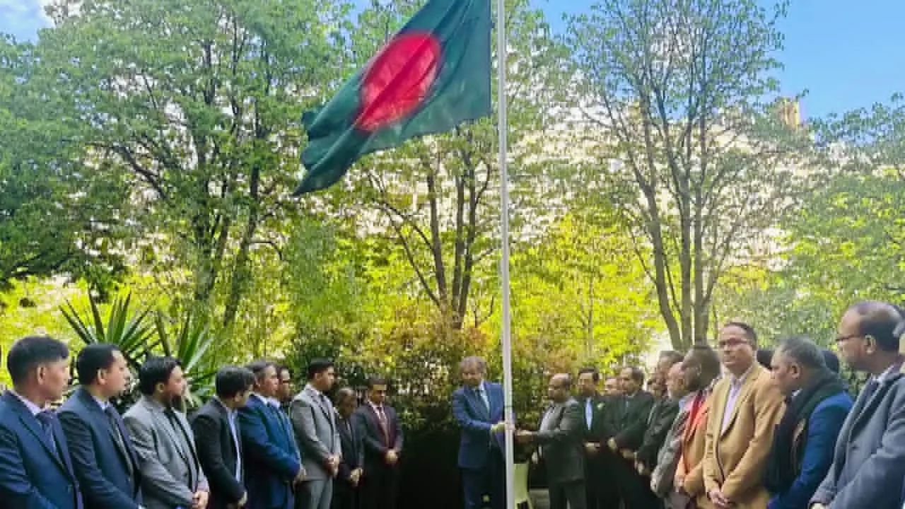 প্যারিসে বর্ণাঢ্য আয়োজনে স্বাধীনতা দিবস পালন