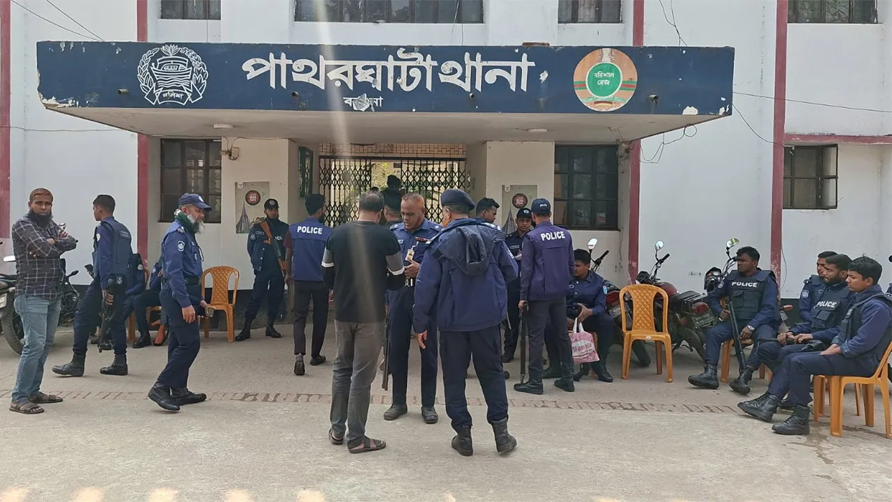 পাথরঘাটায় পাল্টাপাল্টি মামলায় বিএনপি ও জামায়াতের ১১ নেতা-কর্মী আটক