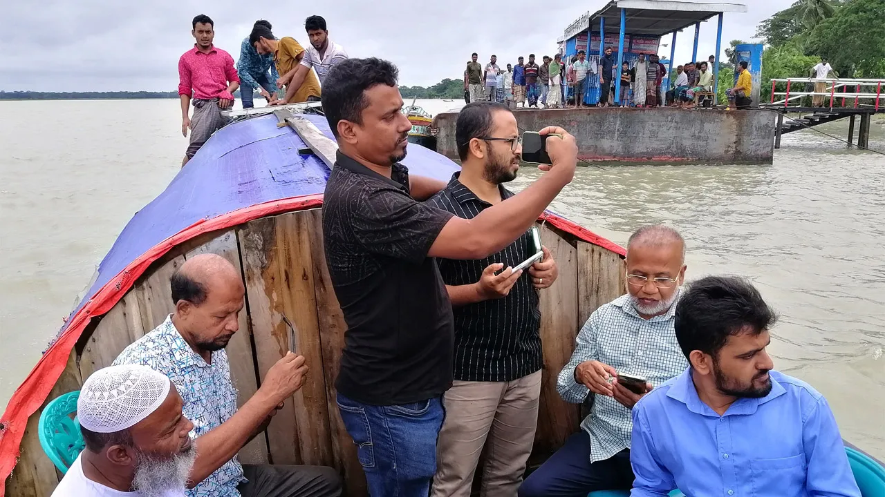 বাউফলে নদী ভাঙন কবলিত এলাকা পরিদর্শনে পাউবোর প্রতিনিধি দল