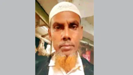‘মোরগের ডাক’ শোনে ঘর থেকে বের হতেই কুপিয়ে হত্যা