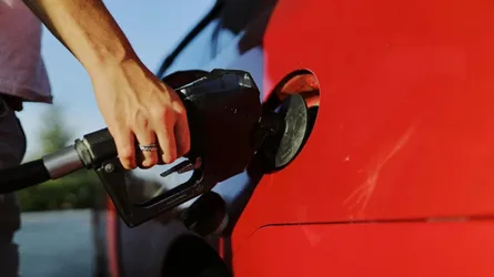 পাকিস্তানে আবারো কমল পেট্রোলের দাম