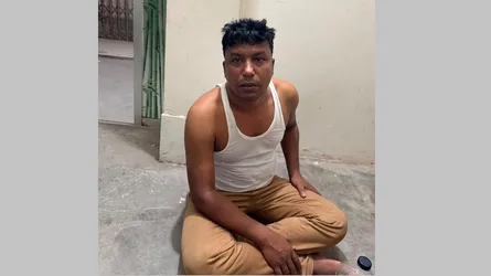 সোনারগাঁওয়ে ট্রাক ডাকাতির সময় ভুয়া পুলিশ গ্রেফতার