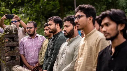 শহীদ আব্দুর রবের কবর জিয়ারত করল চাকসুর বিজয়ী শিবির সমর্থিত প্যানেল