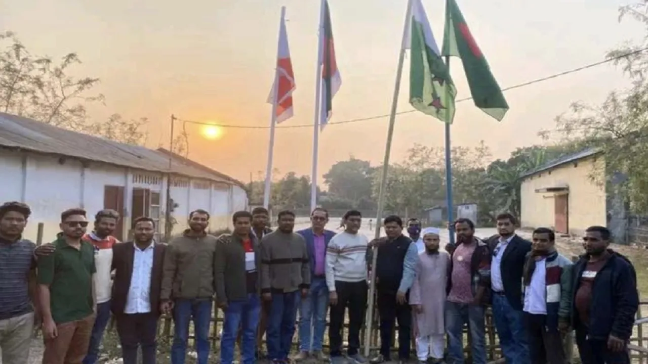 পীরগঞ্জে নিষেধাজ্ঞার মধ্যে অফিসে আওয়ামী লীগ নেতাকর্মী, প্রতিবাদে মিছিল