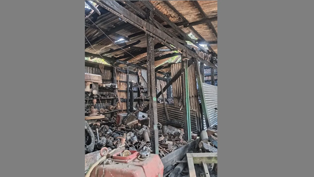 পিরোজপুরে অগ্নিকাণ্ডে সর্বস্ব হারালেন দুই ভাই, দিশেহারা পরিবার