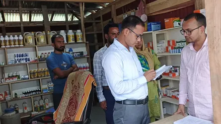 কোরবানি ঘিরে পিরোজপুরে অভিযান, মেয়াদোত্তীর্ণ ওষুধ রাখায় জরিমানা