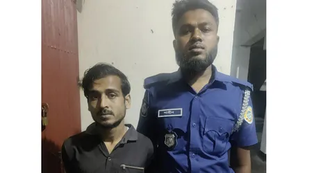 নাজিরপুরে গাঁজাসহ ছেলেকে পুলিশে দিলেন বাবা