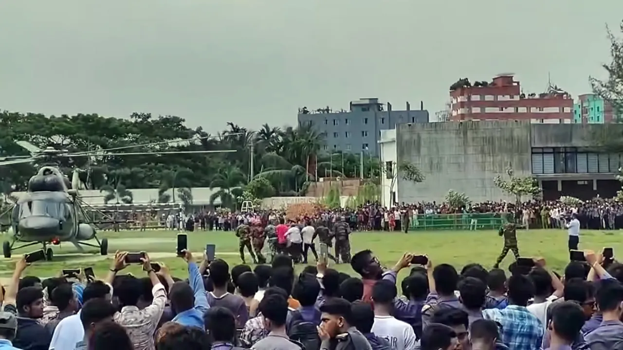 দুর্ঘটনাস্থলে শোকার্তদের ভিড়