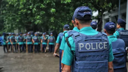 ভঙ্গুর আইনশৃঙ্খলা বাহিনীকে ঢেলে সাজানোর চেষ্টা