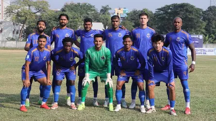 বসুন্ধরাকে হারের স্বাদ দিলো পুলিশ