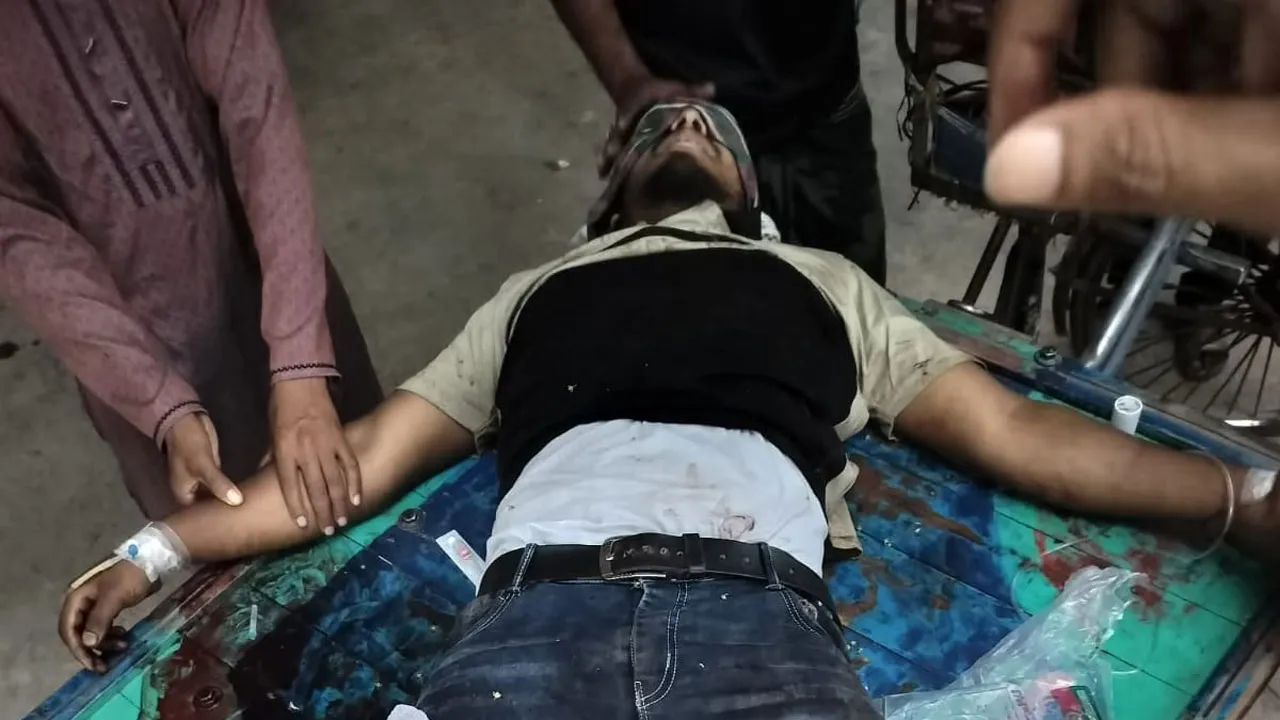 নওগাঁয় ট্রেন থেকে নামতে গিয়ে পুলিশ সদস্যর ২ পা বিচ্ছিন্ন