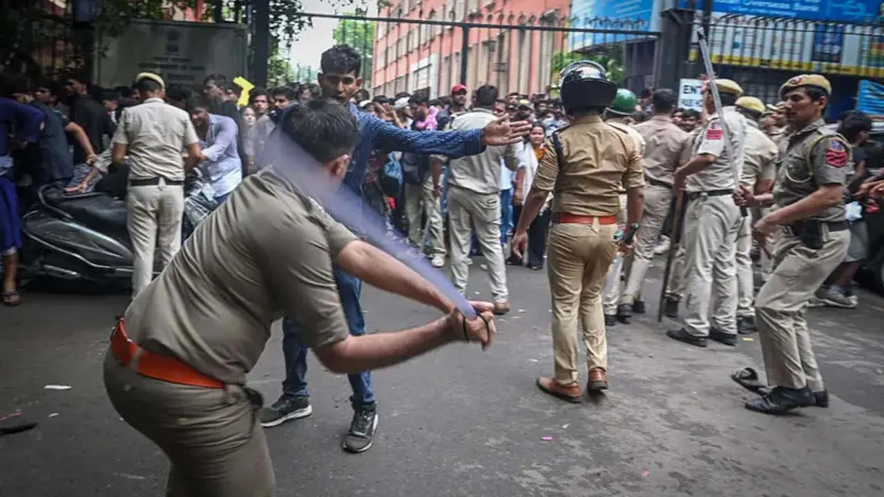 আন্দোলনে দিল্লি পুলিশের ‘বাড়াবাড়ি’, ভিডিও-সিসিটিভি ফুটেজ সংরক্ষণের নির্দেশ হাইকোর্টের