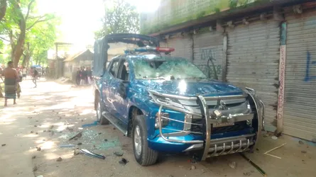 রাজবাড়ীতে নুরাল পাগলের বাড়িতে হামলা, গাড়ি ভাঙচুরের ঘটনায় আটক ৫