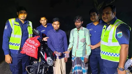 পোরশায় ট্যাপেন্টাডলসহ ২ মাদককারবারি গ্রেফতার