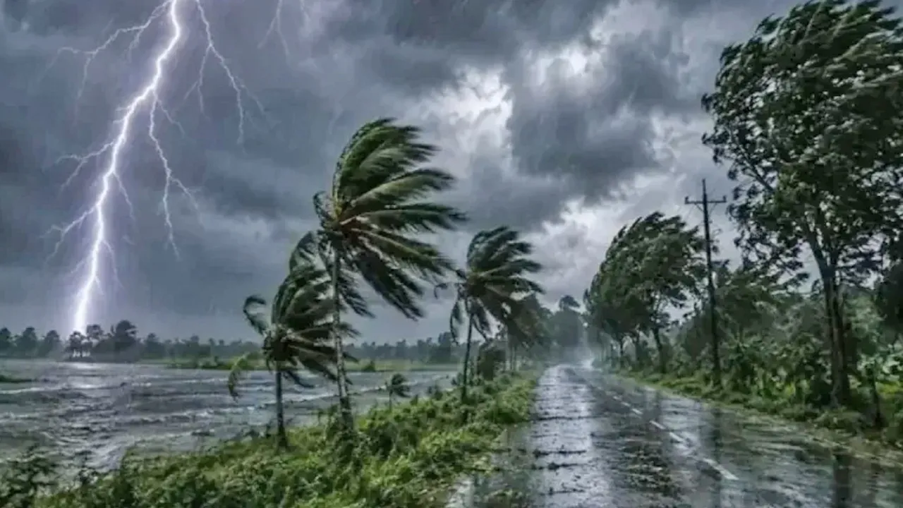 ঢাকায় বৃষ্টি-বজ্রবৃষ্টির সম্ভাবনা, গরম কমার সম্ভাবনা নেই