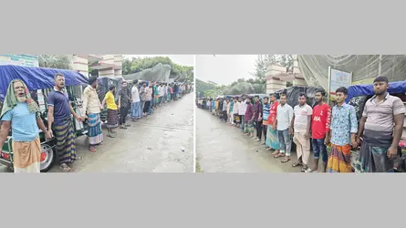 বিদ্যুৎ বিভ্রাটের প্রতিবাদে রাঙ্গাবালীতে বৃষ্টিতে ভিজে অটোচালকদের মানববন্ধন
