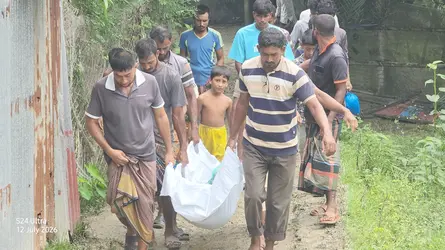 কুয়াকাটায় গৃহবধূর ঝুলন্ত লাশ উদ্ধার, রহস্য উদ্ঘাটনে তদন্তে পুলিশ