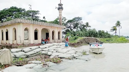 মির্জাগঞ্জে পায়রা নদীতে ভাঙন, জিও ব্যাগেও কাজ হচ্ছে না