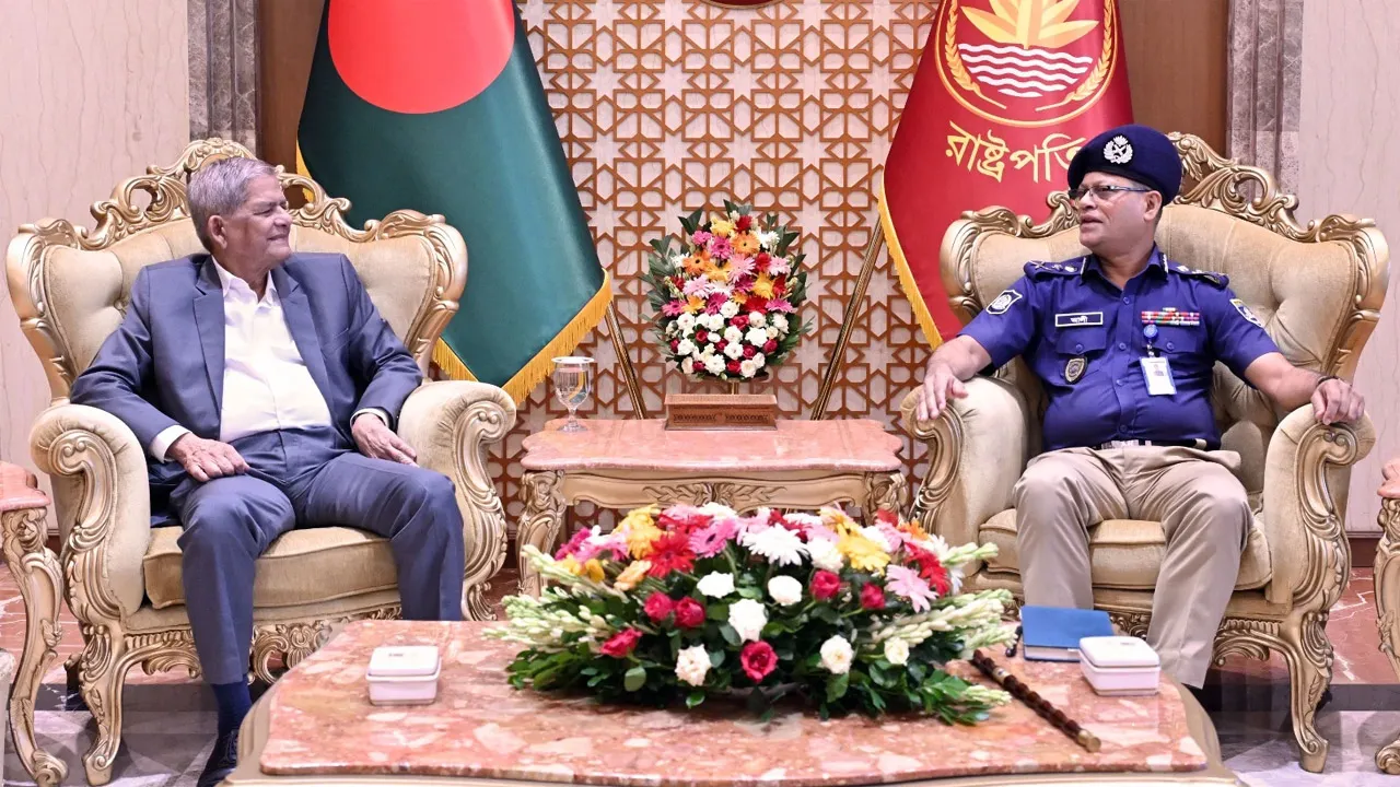 অপরাধ দমনে পুলিশকে নিষ্ঠার সাথে কাজ করার আহ্বান রাষ্ট্রপতির