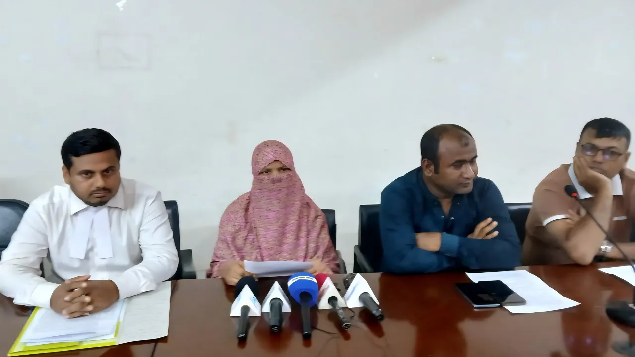 সাংবাদিক তুহিনকে ভাড়াটিয়া কিলার দিয়ে হত্যা করা হয়েছে : দাবি নিহতের স্ত্রীর