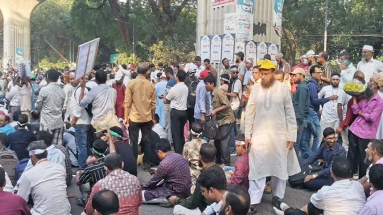 প্রাথমিক শিক্ষকদের কর্মবিরতি শুরু, ৬৫ হাজার স্কুলে ক্লাস বন্ধ