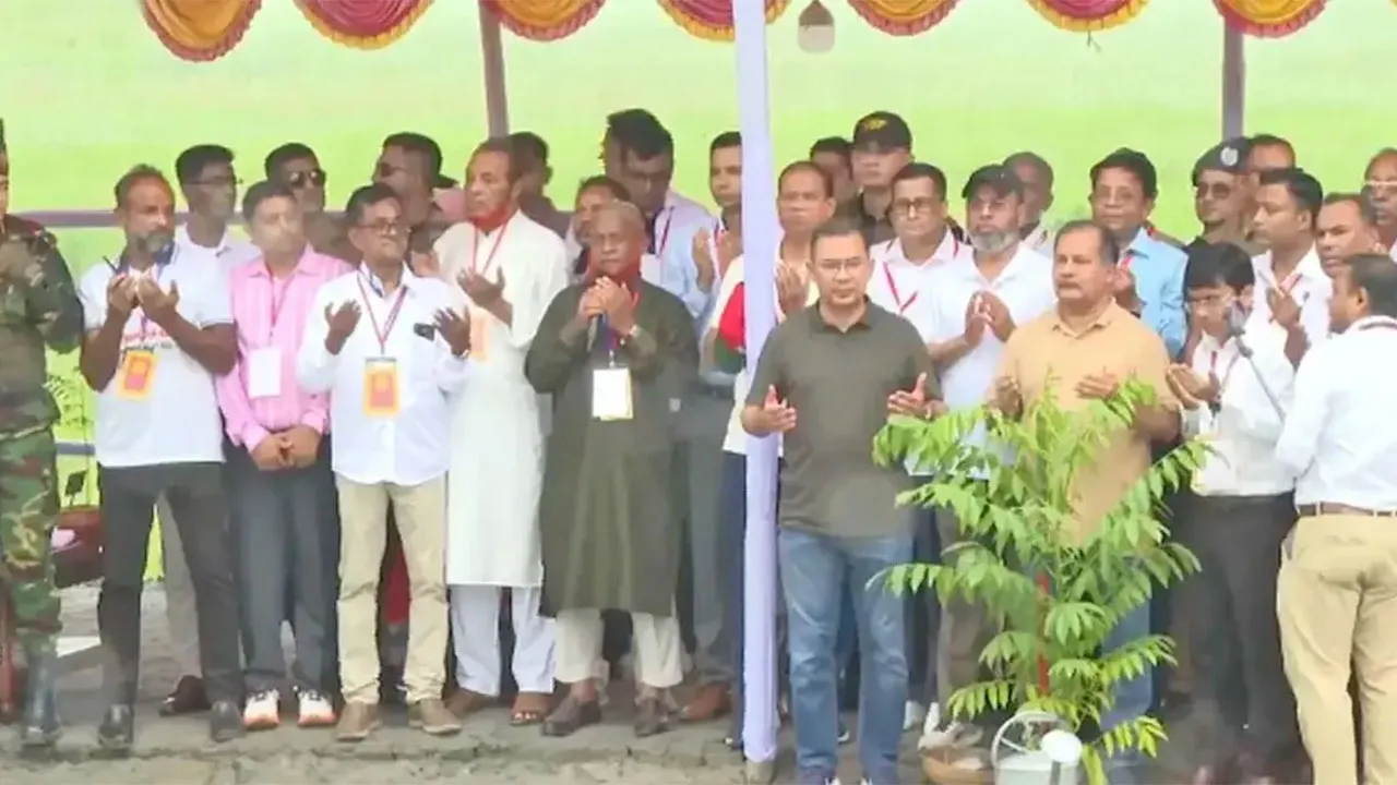 গৌরনদীতে বৃক্ষরোপণ কর্মসূচির উদ্বোধন করলেন প্রধানমন্ত্রী তারেক রহমান
