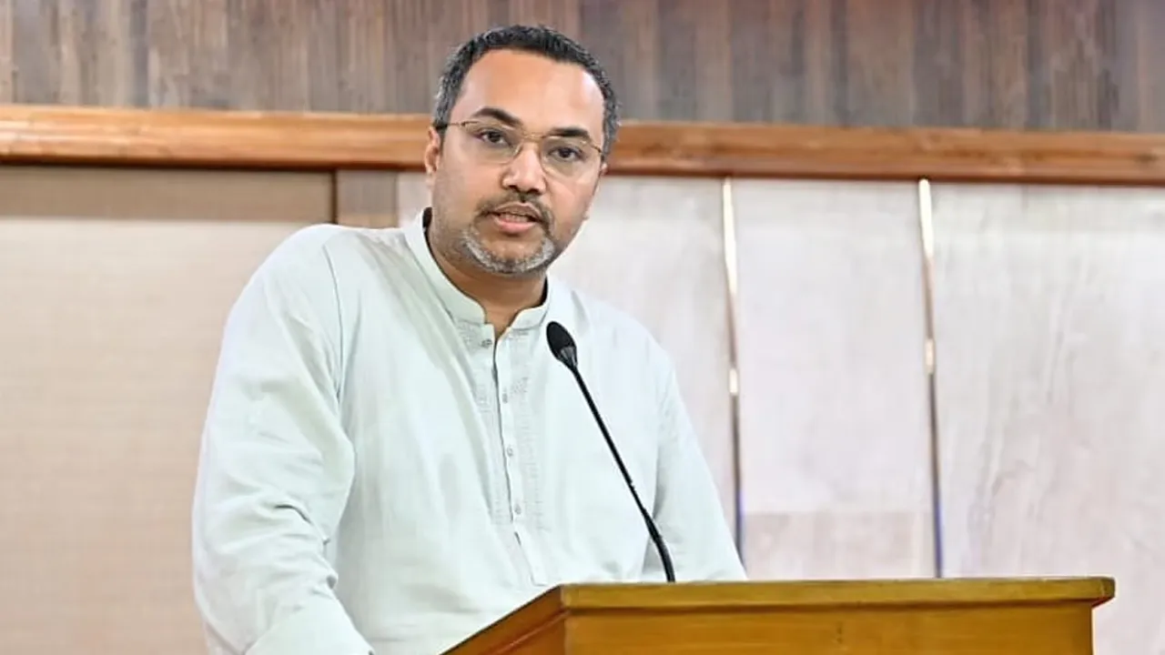 মানুষের প্রত্যাশা পূরণকে সর্বোচ্চ অগ্রাধিকার দিয়ে কাজ করছে সরকার