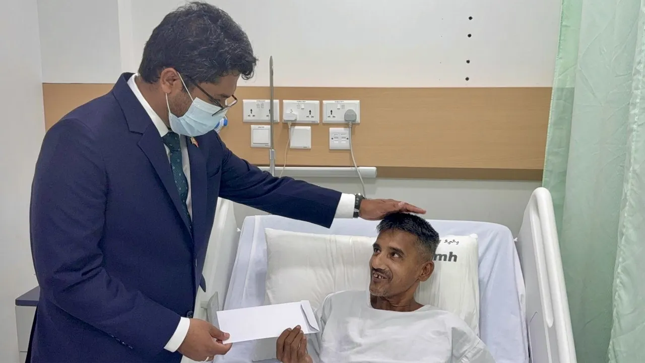 মালদ্বীপে আহত প্রবাসী বাংলাদেশীর পাশে হাইকমিশন