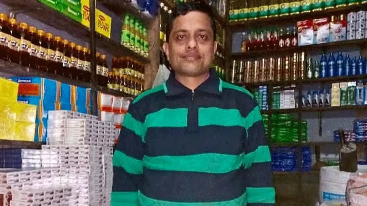 পুঠিয়ায় মুদি দোকান ব্যবসায়ীকে ছুরিকাঘাতে হত্যা
