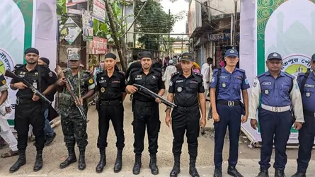 মাদারীপুর ও শরীয়তপুরে কড়া নিরাপত্তায় ঈদের জামাত আদায়