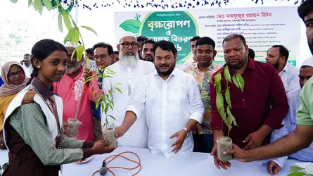 গাছ ভবিষ্যৎ প্রজন্মের নিরাপদ পরিবেশ নিশ্চিত করে, পরিচর্যার দায়িত্ব নিতে হবে