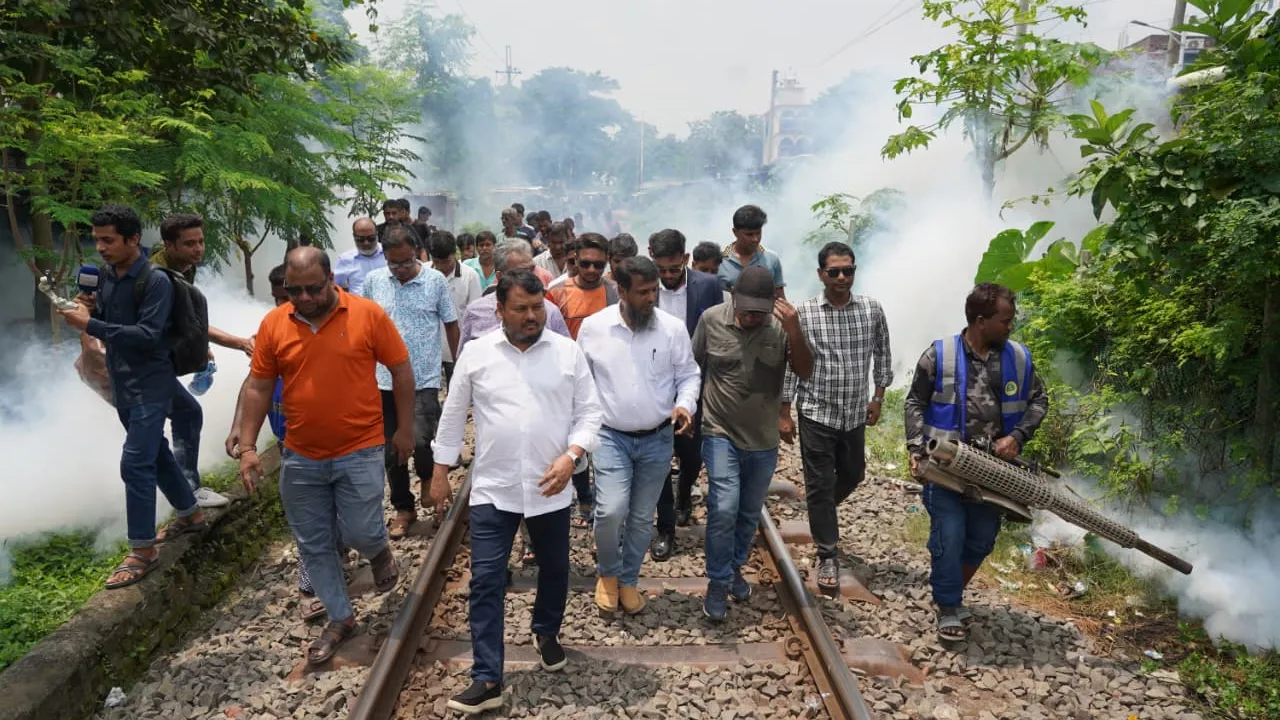 ডেঙ্গু প্রতিরোধে রাসিকের বিশেষ পরিচ্ছন্নতা অভিযান