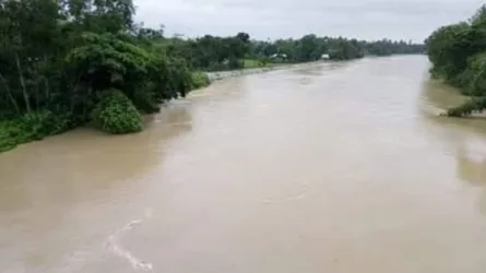 কমলগঞ্জে উজানের ঢলে হু হু করে বাড়ছে ধলাই নদীর পানি